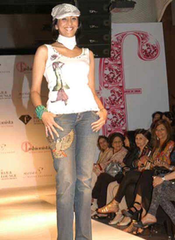 Nishi Singh Images