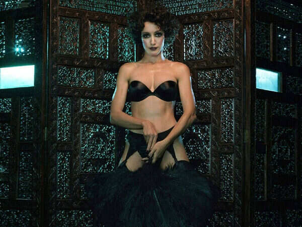 Jennifer Beals Photos