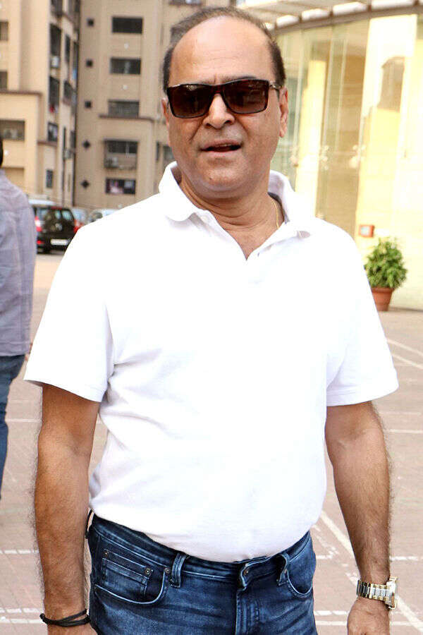 Karan Razdan Pictures