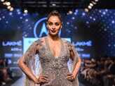 LFW '17: Day 3 - Moto R presents Falguni Shane Peacock