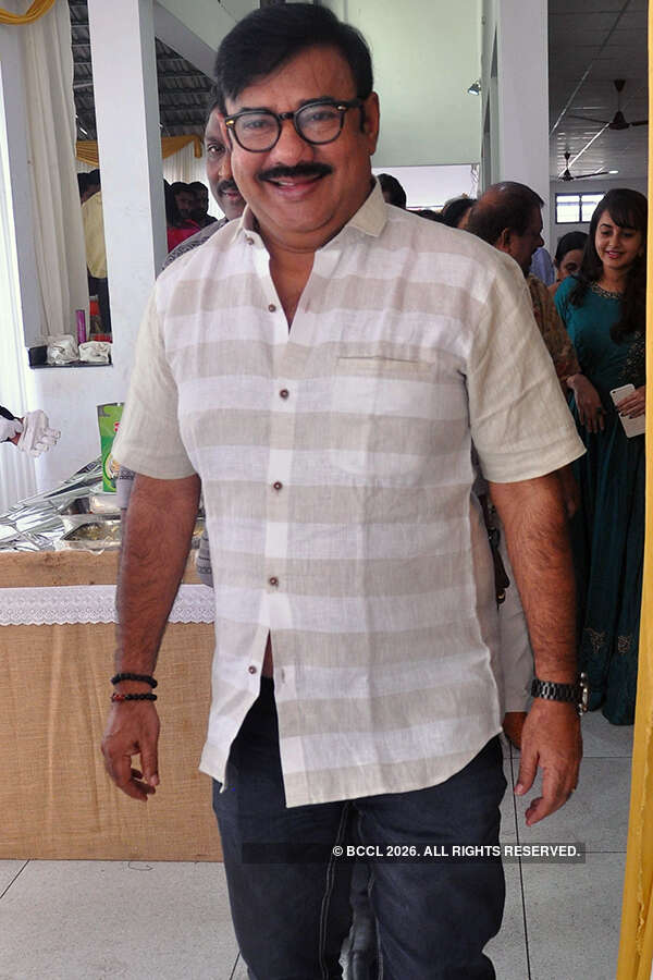 Maniyanpilla Raju Photos