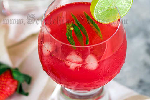 Strawberry Lemonade with Ginger and Chilli