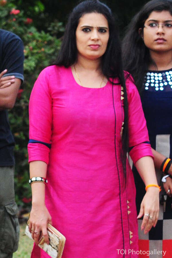 Bindhu Aneesh Pictures