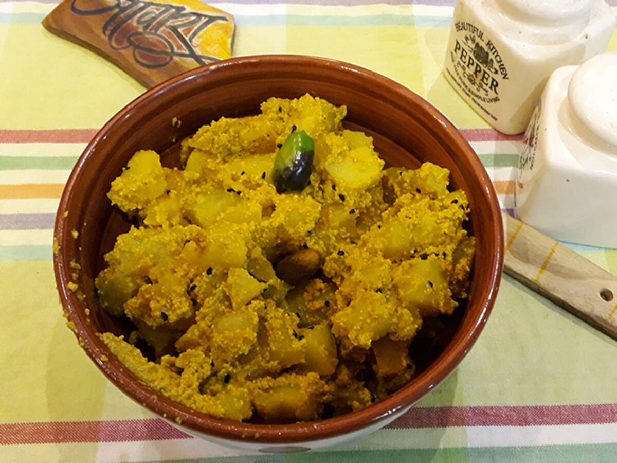 Aloo Posto Recipe: How to make Aloo Posto Recipe at Home | Homemade Aloo Posto Recipe - Times Food