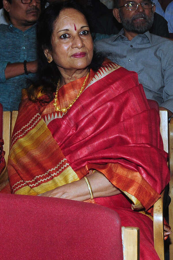 Vani Jairam Wallpapers