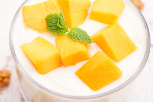 Healthy Mango Yoghurt