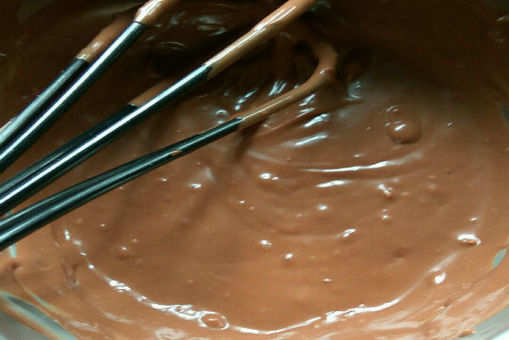 Choco-cocoa Gujiya dipped in Caramel Sauce