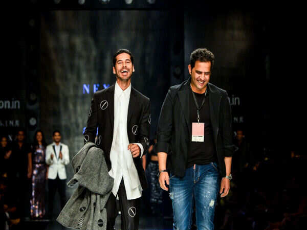Dino Morea Images