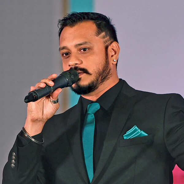 Anuj Gurwara Photos