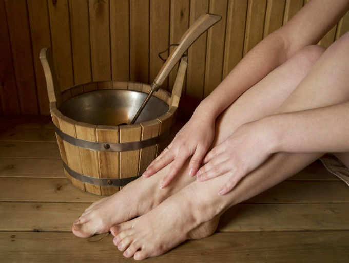 10 ways to treat sweaty hands and feet |  The Times of India