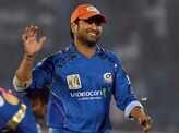 Sachin leads MI to semis
