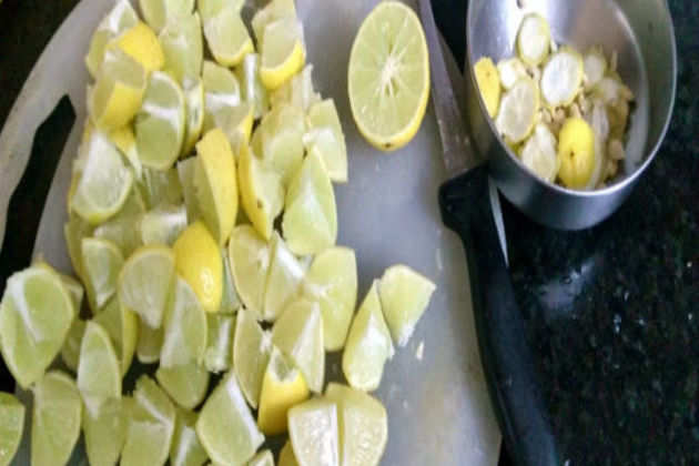 ​Hot &amp; Sweet Lemon Pickle 1