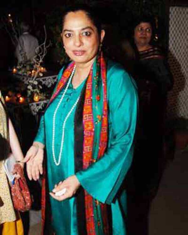 Sadia Stills
