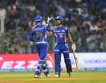 Sunrisers Hyderabad lose first match of season against Mumbai Indians