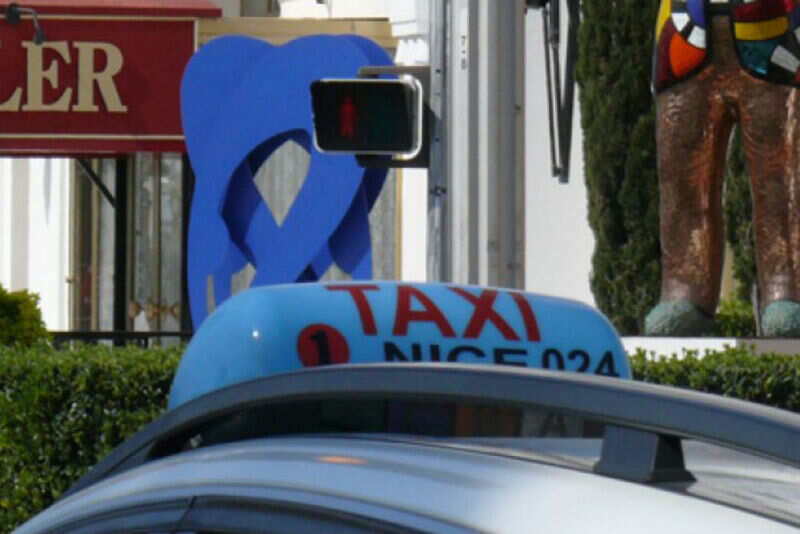 Taxi