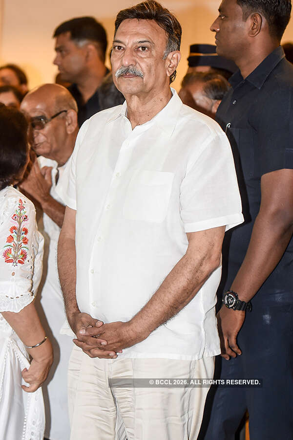 Suresh Oberoi Photos