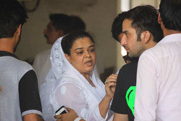Gulfam Khan Wallpapers