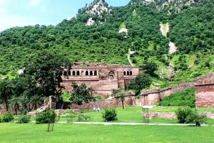 Graveyard shift—some of the most haunted places in India