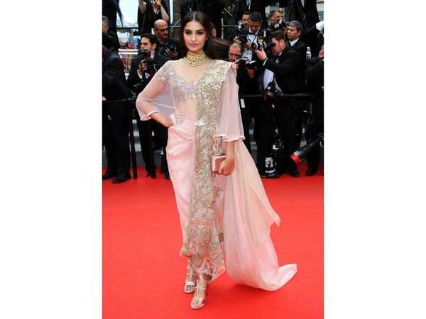 Sonam Kapoor Champagne Prom Dress Marie Claire Fashion Awards 2011 -  TheCelebrityDresses