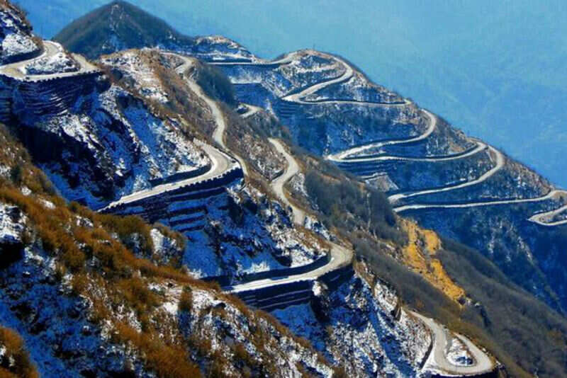 zigzag road