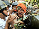BJP workers clash with police in Kolkata