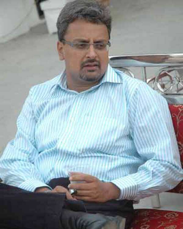 Yogesh Deshpande Photos