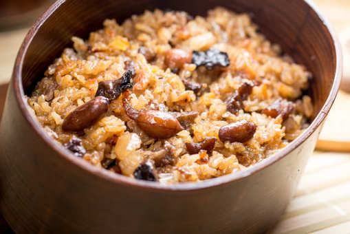 Sticky Rice with Mushrooms and Peanuts