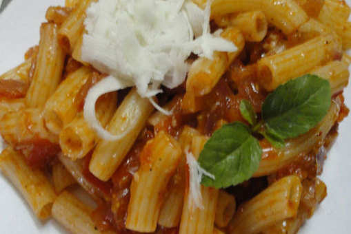 Penne Pasta with Spicy Tomato Sauce