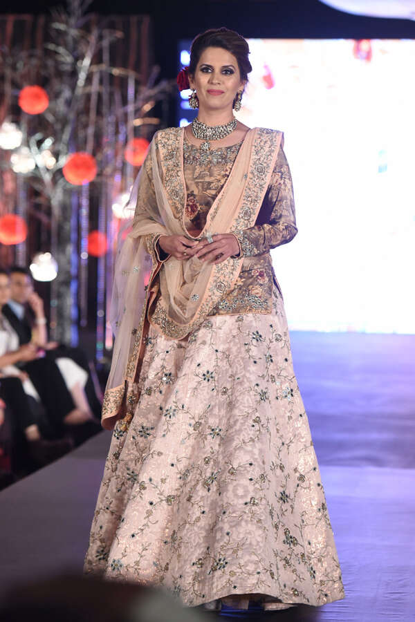 Sonali Khare Images