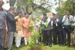 Chief Minister Devendra Fadnavis and Isha Yoga's Jaggi Vasudev mark the annual Van Mahotsav's 4-crore tree plantation drive