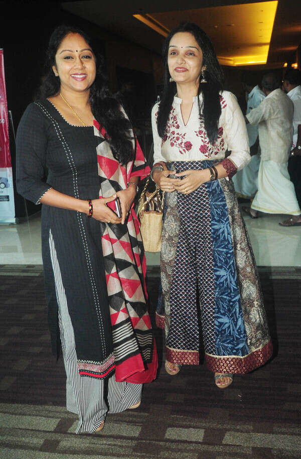 Jomol Photos