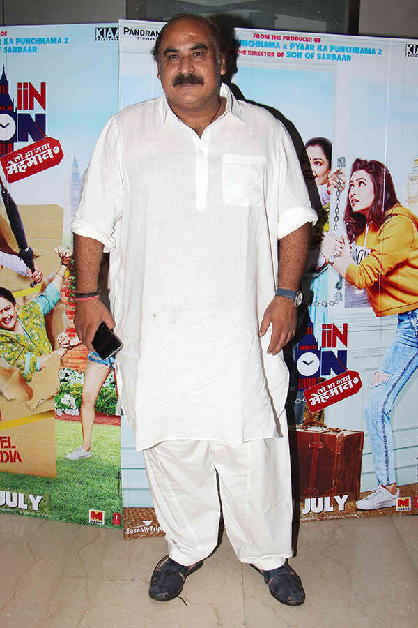 Ashwni Dhir Photos