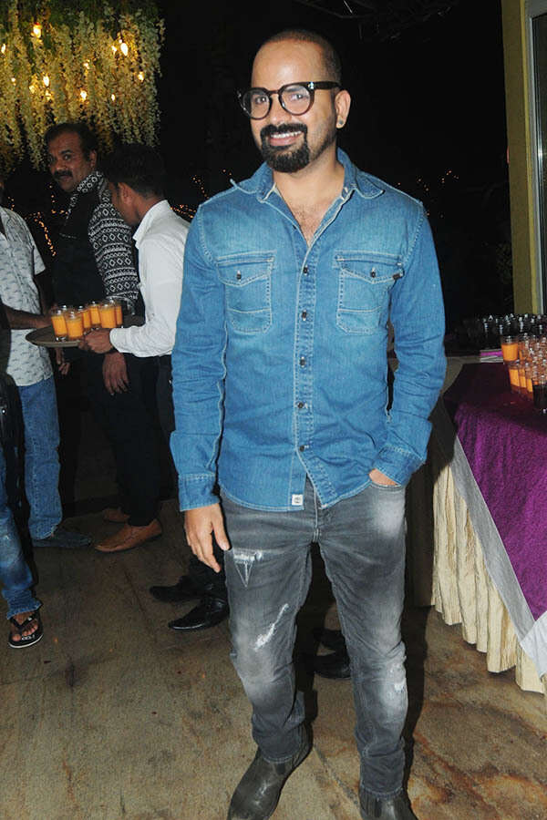 Vinay Forrt Stills