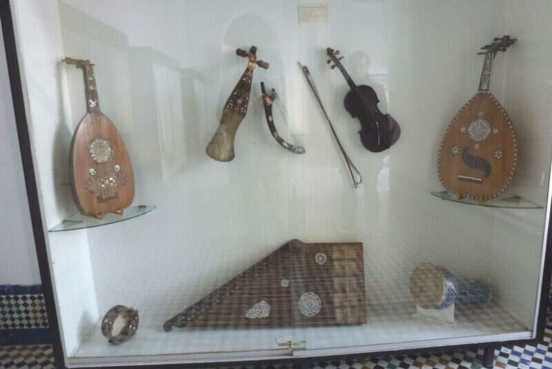 Andalusian_musical_instruments_museum_in_Fez_Morrocco_(by_Xavier_Serra)