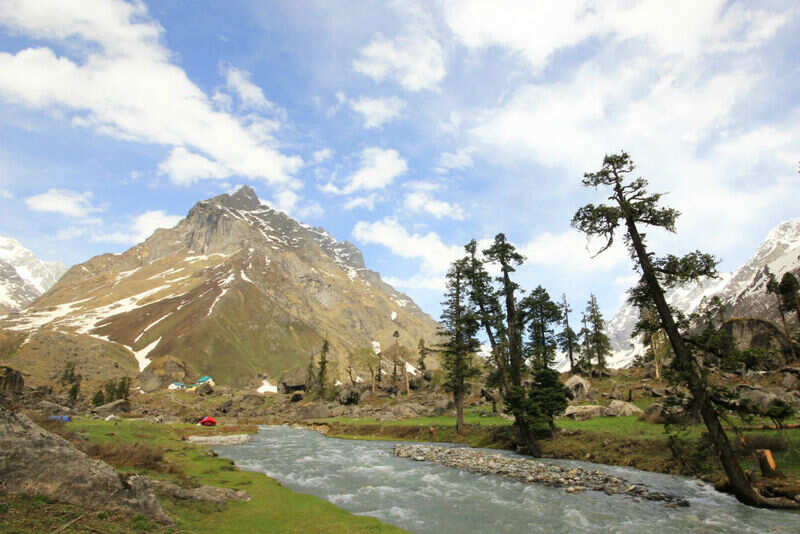 Har ki Dun_Curious Eagle_flickr