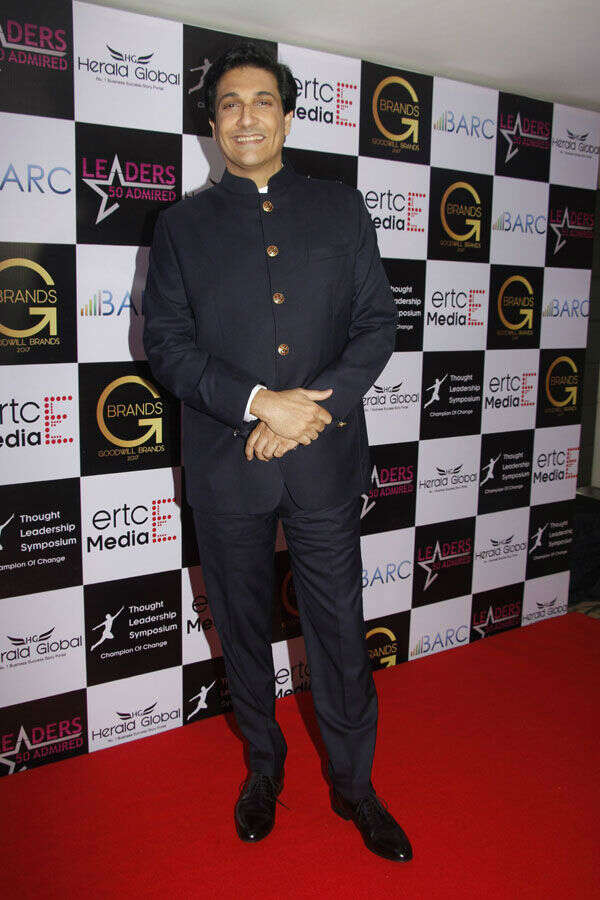 <a class="_64-f" href="https://www.facebook.com/shiamakofficial/"></a>Shiamak