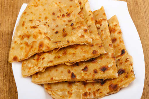 Tikona Paratha