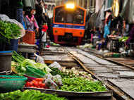 7 reasons why bringing your own food is a better idea than eating railway food