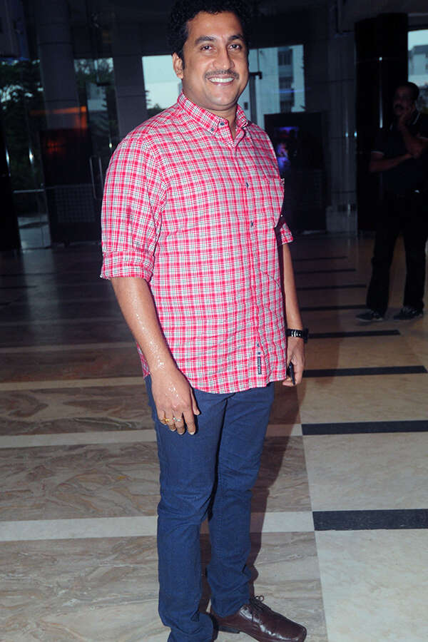 Santhosh Keezhattoor Wallpapers
