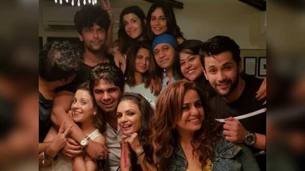 When onscreen enemies Jennifer Winget, Aneri Vajani and Kushal Tandon partied together with Beyhad's cast