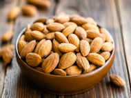 Is it healthy to eat soaked almonds with the peel? Here’s the truth