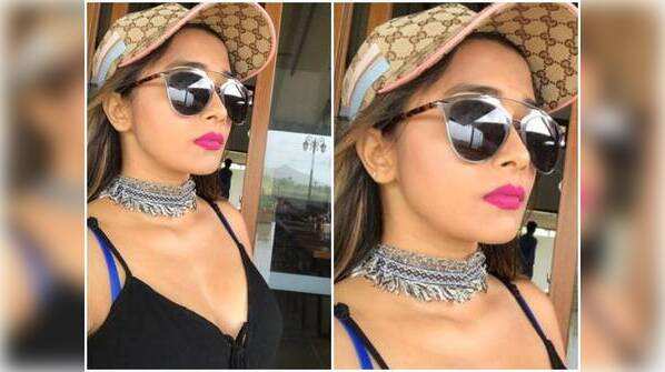 Tinaa flaunts deep plunging neckline