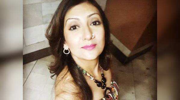 TV's Kumkum aka Juhi Parmar looks stunning after shedding extra kilos; see pics