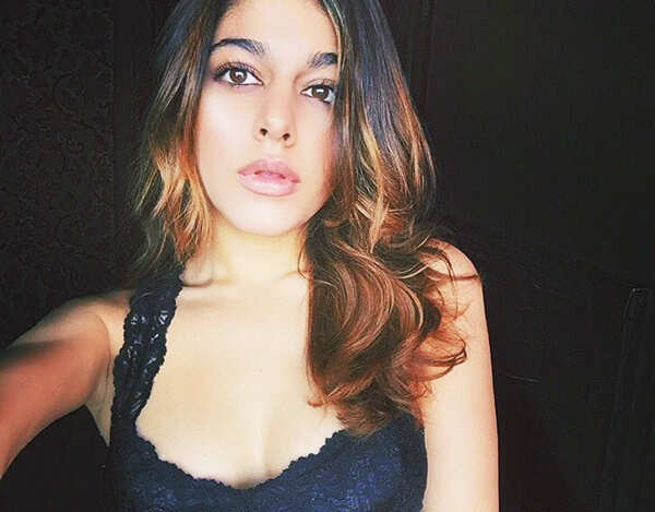Aalia Furniturewalla