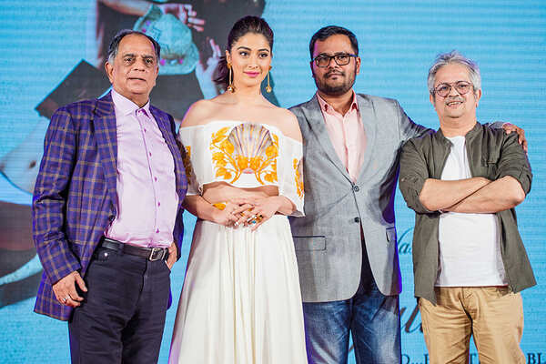 Deepak Shivdasani Images