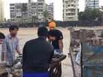 Randeep Hooda cleans Juhu Beach post Visarjan with his gang