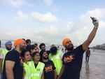 Randeep Hooda cleans Juhu Beach post Visarjan