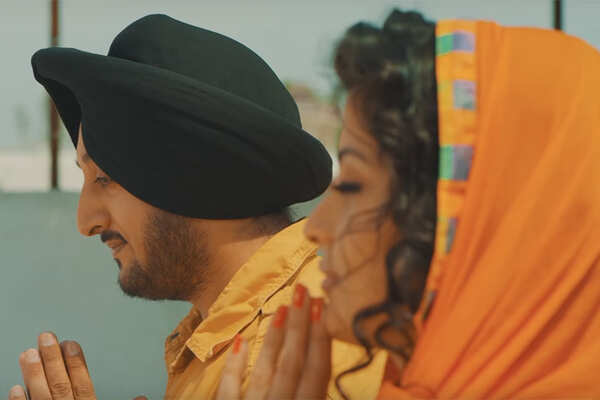 Inderjit Nikku Photos