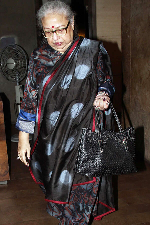 Honey Irani Images