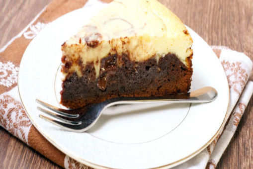 Baked Marble Cheesecake with Chocolate Pistachio Fudge Sauce